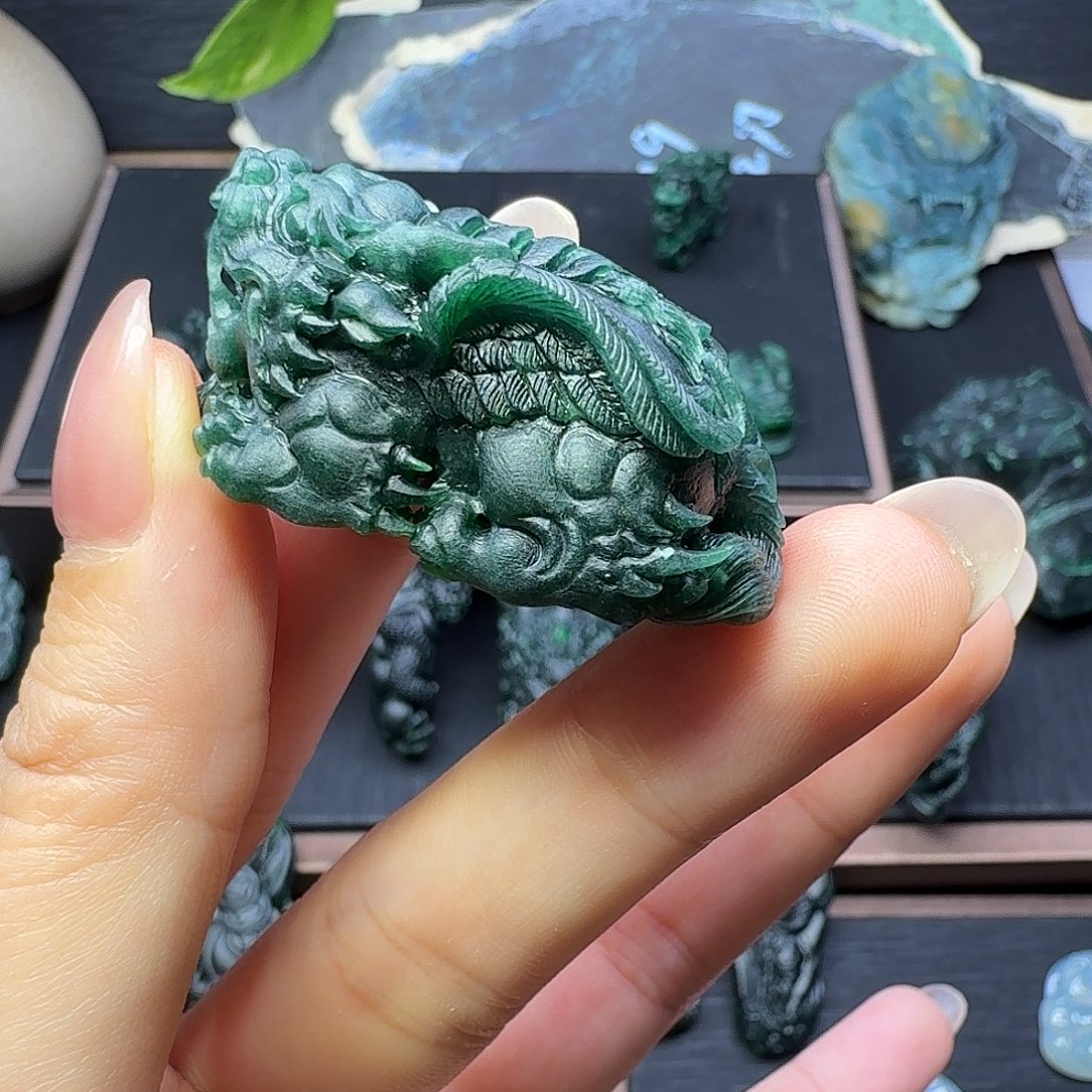 定制翡翠未镶嵌挂件