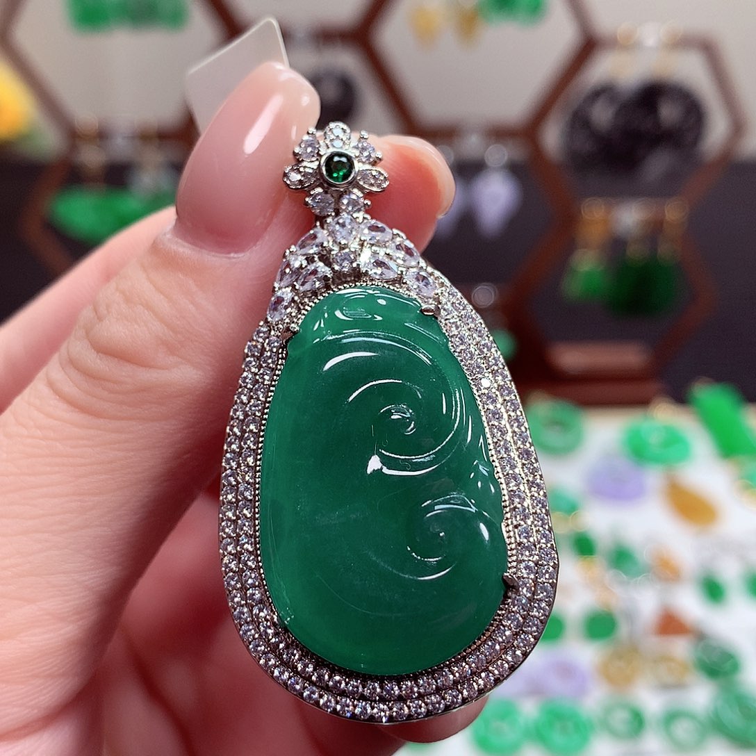 翡翠项链未镶嵌天然翡翠