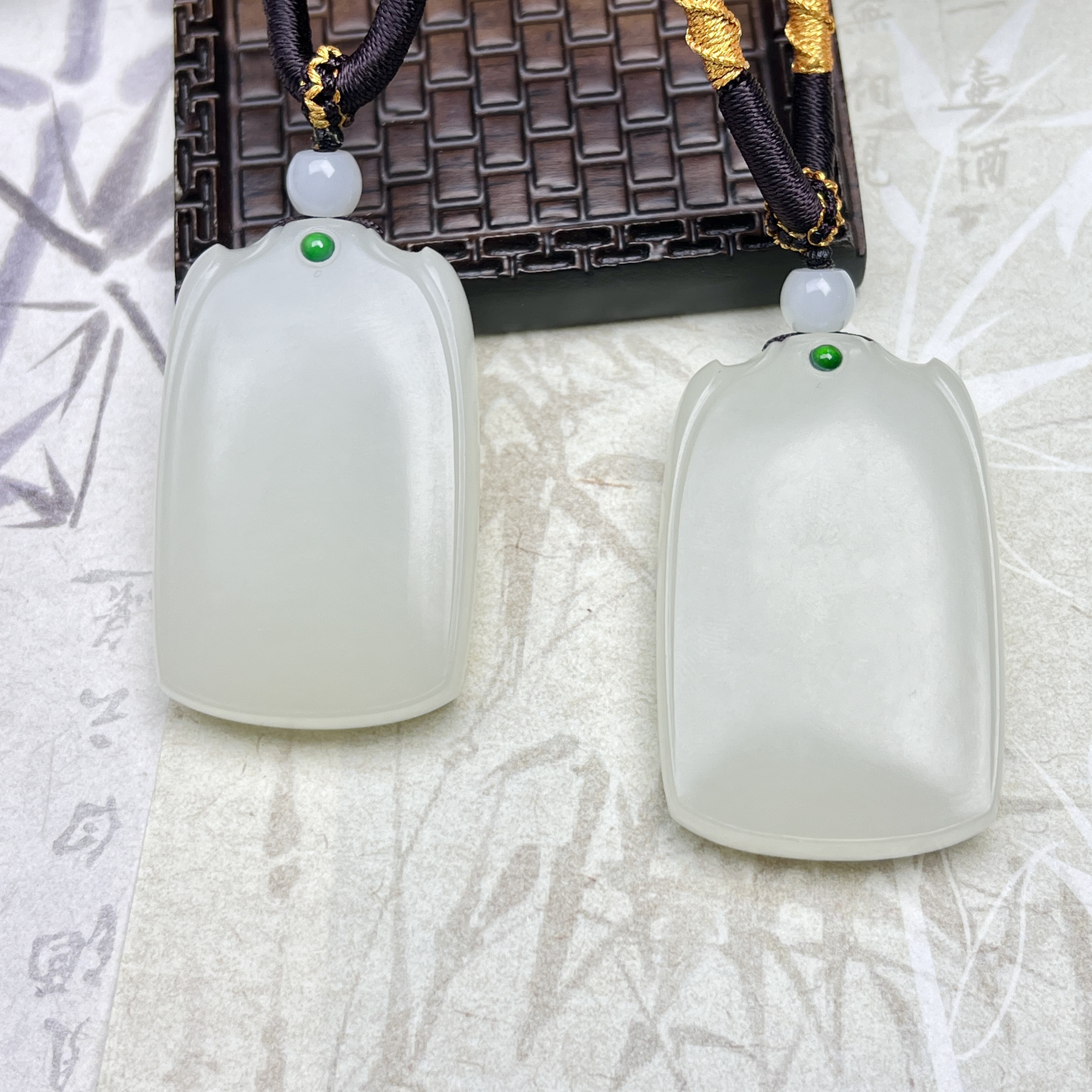 WF05和田玉白玉俄白无事牌吊坠49*30*11mm+多样性发其一