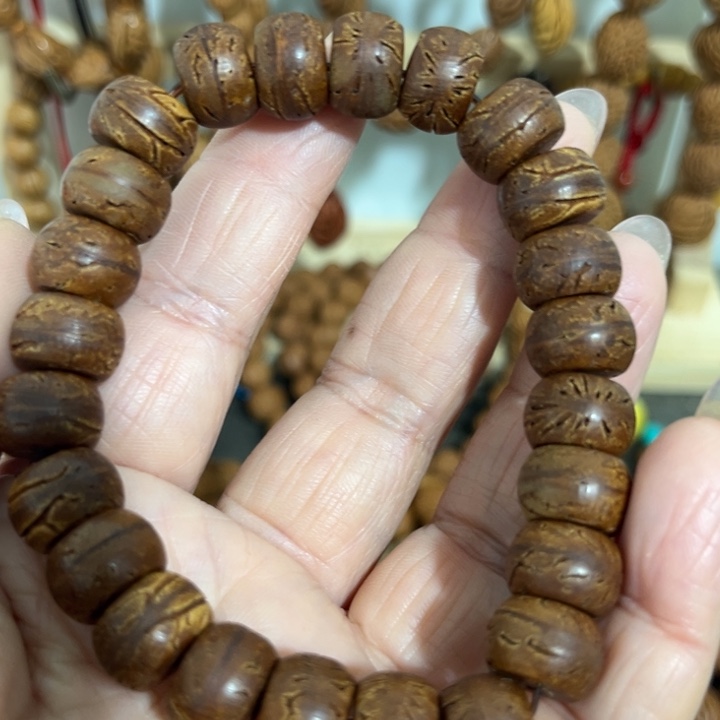 Z***Y野生桃枭巧克力手串