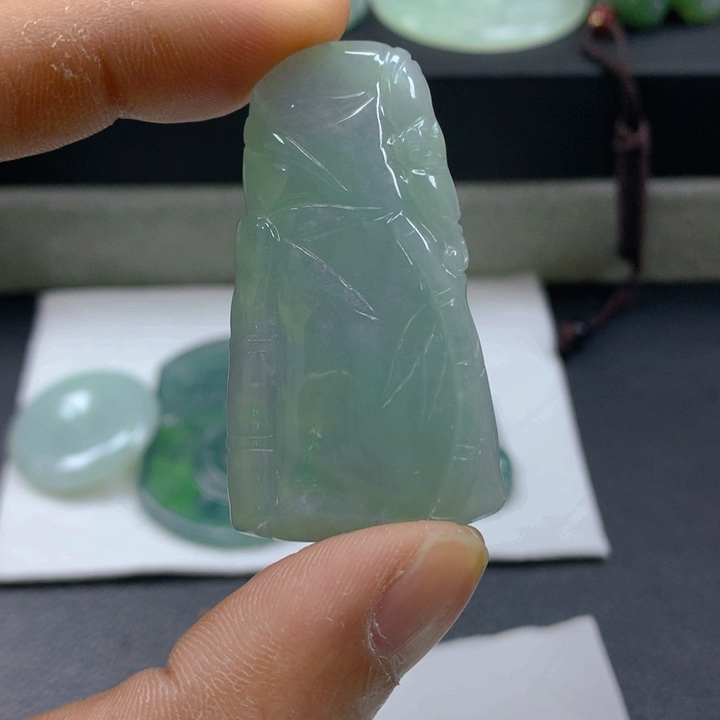 翡翠未镶嵌颈饰翡翠