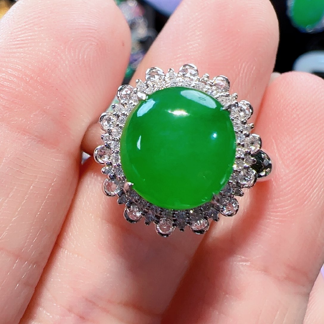 翡翠戒指18K金镶嵌签收后24小时鉴赏期