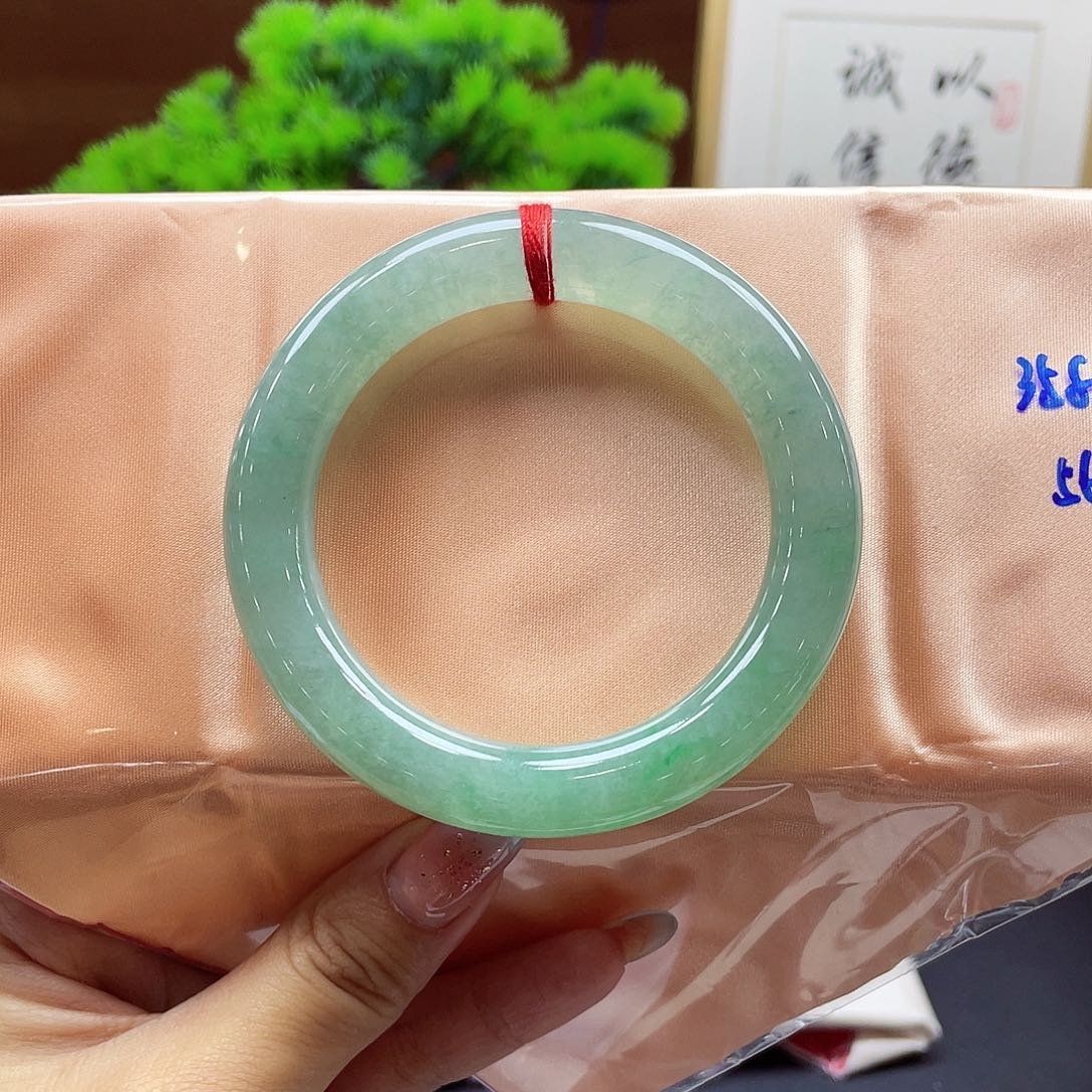 翡翠未镶嵌手镯7 号链接