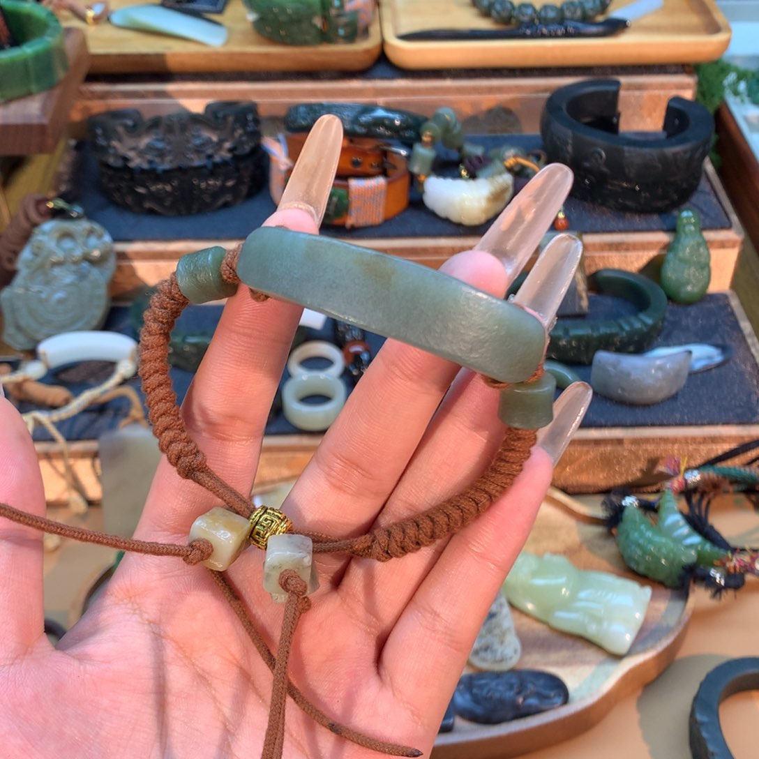 和田玉（糖玉）未镶嵌挂件