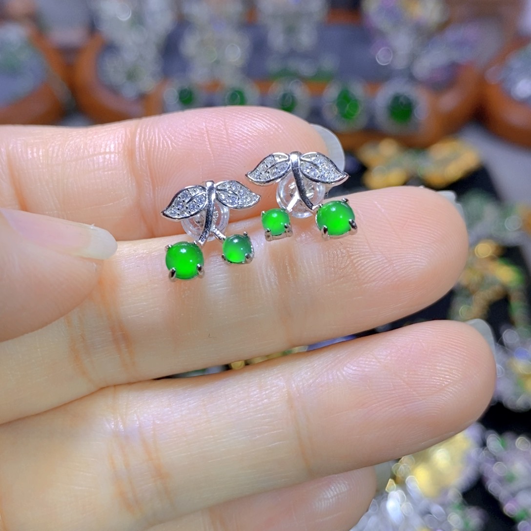 翡翠颈饰银S925镶嵌天然翡翠