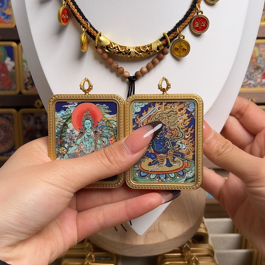 燕***子吊坠双面不动绿妈妈