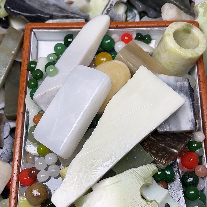 未镶嵌和田玉（翠青玉）珠宝奇石风****天