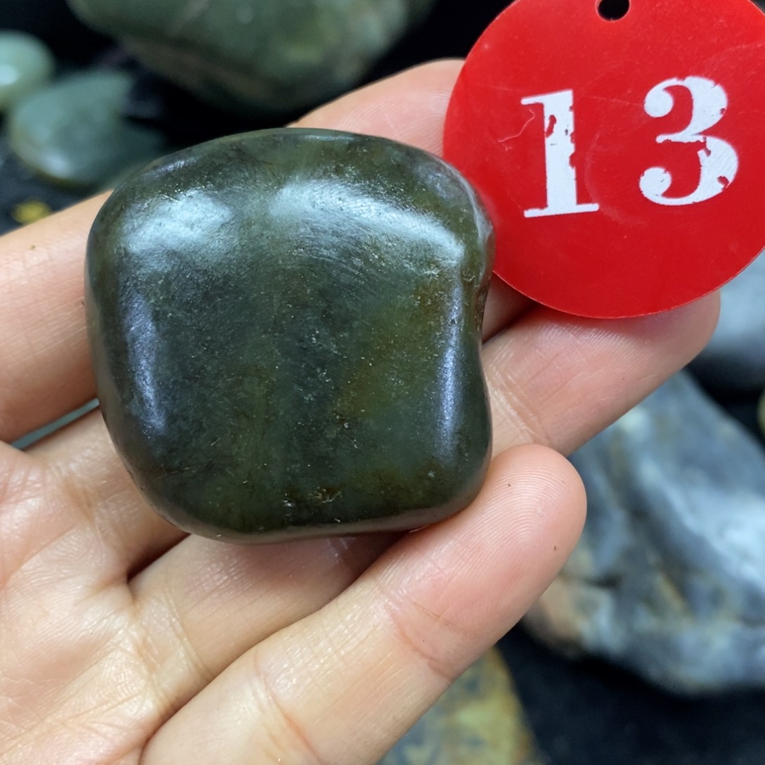 颈饰未镶嵌和田玉（糖玉）