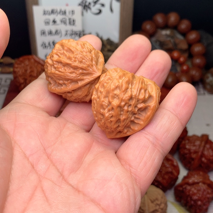 文玩核桃把件空****场金牛