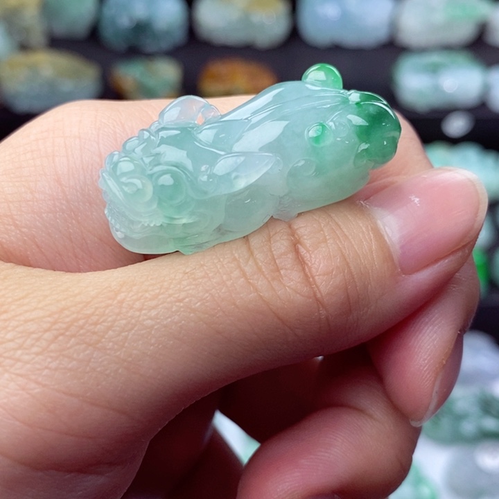 翡翠颈饰未镶嵌天然