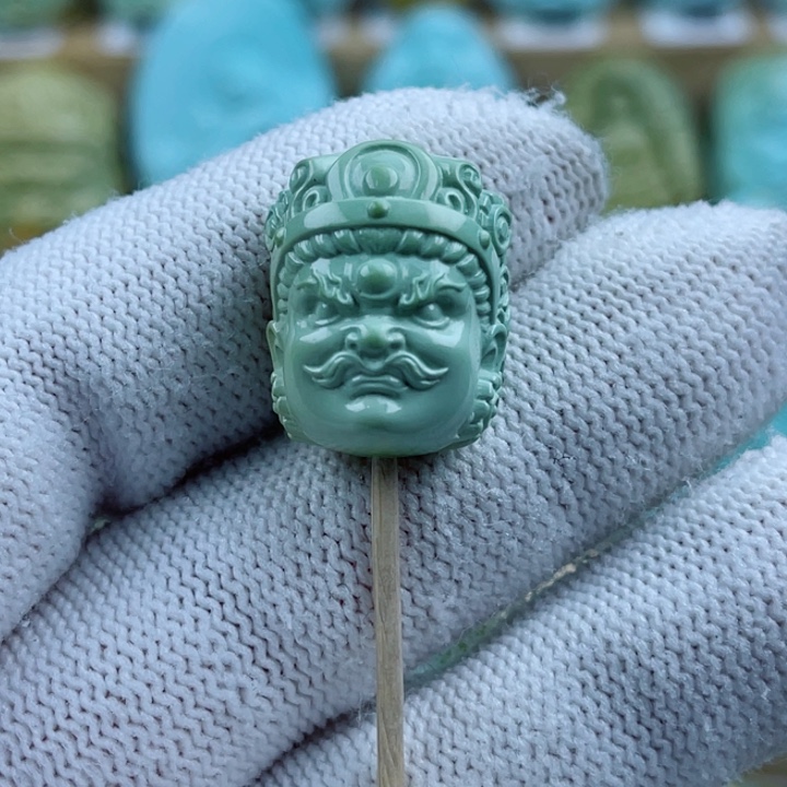 绿松石未镶嵌珠宝奇石