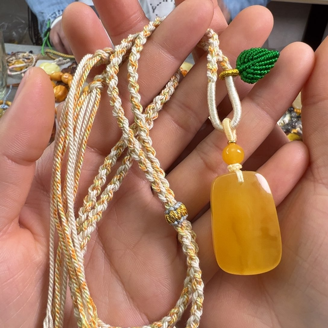 蜜蜡裸石未镶嵌蜜蜡