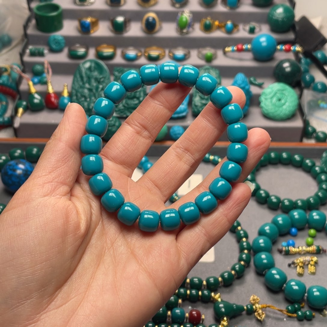 石材卡10天空蓝老型手串（微瑕）