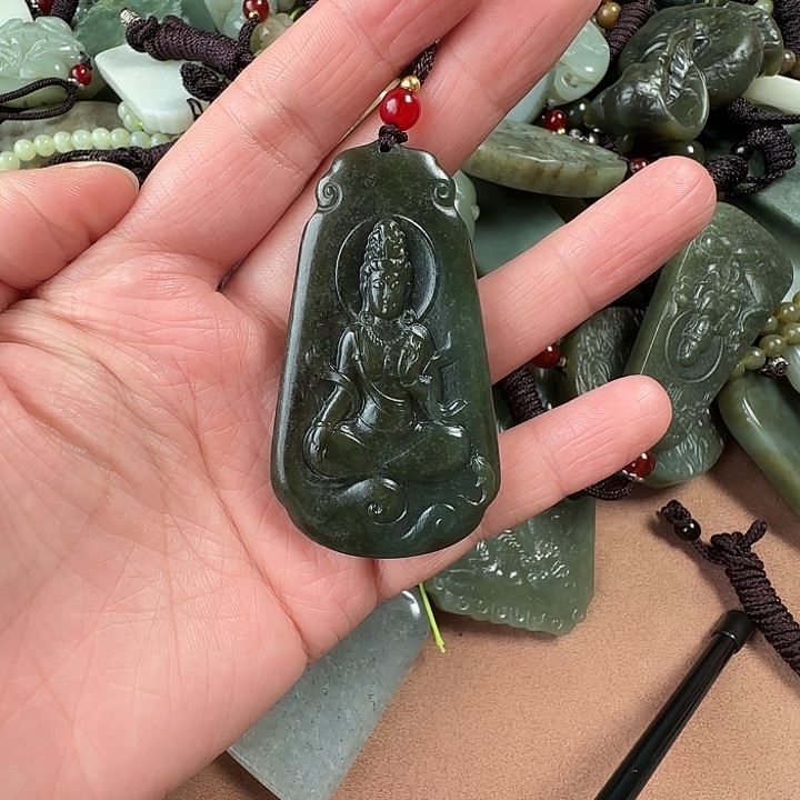 和田玉颈饰未镶嵌