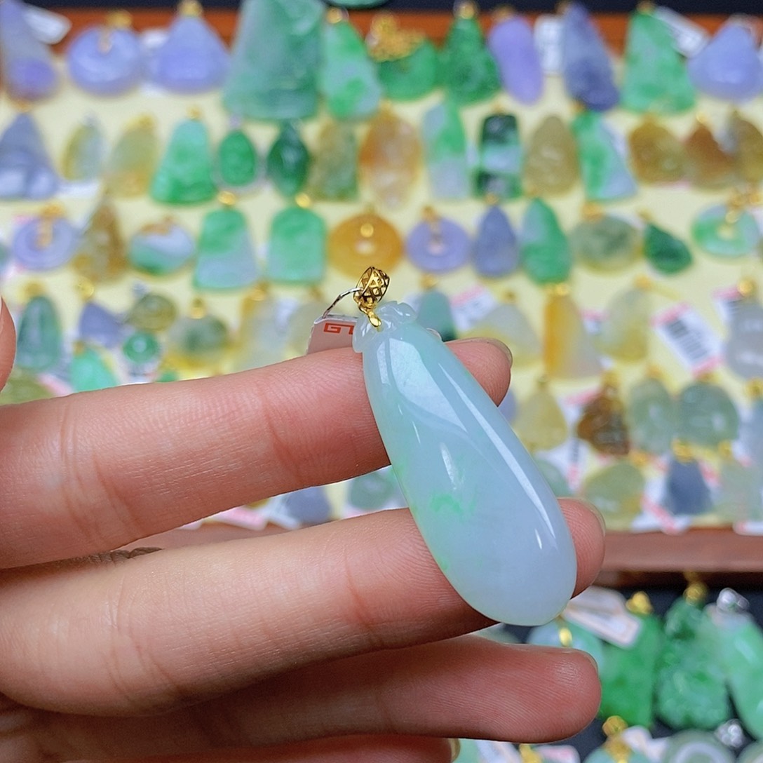 翡翠颈饰18K金镶嵌翡翠