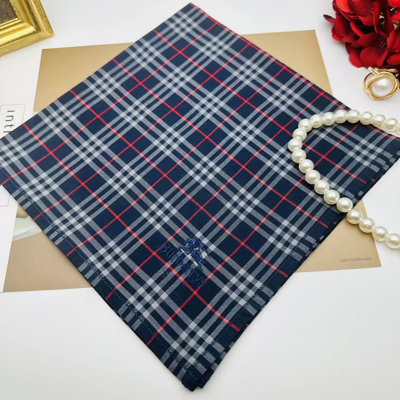 99新 BURBERRY/博柏利 海囤 巴宝莉 丝巾/yy03942