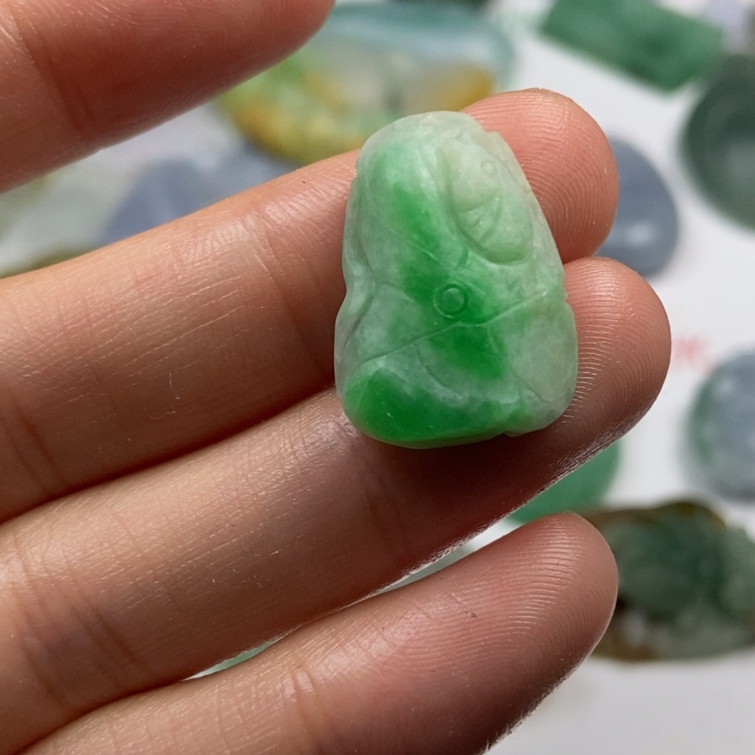 定制翡翠未镶嵌翡翠