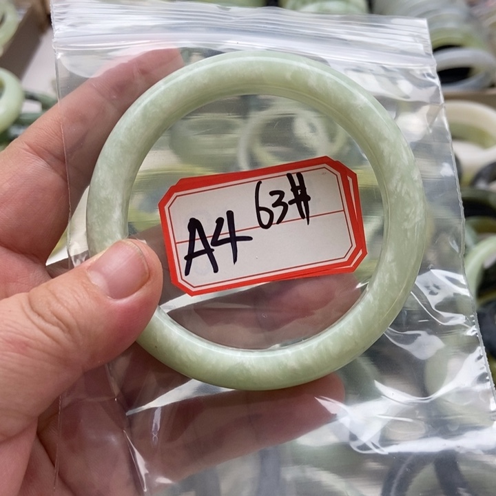 蛇纹石玉手镯未镶嵌小****_