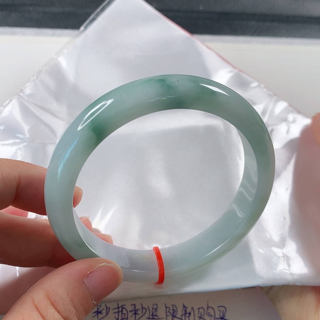 翡翠手镯未镶嵌⑧⑧