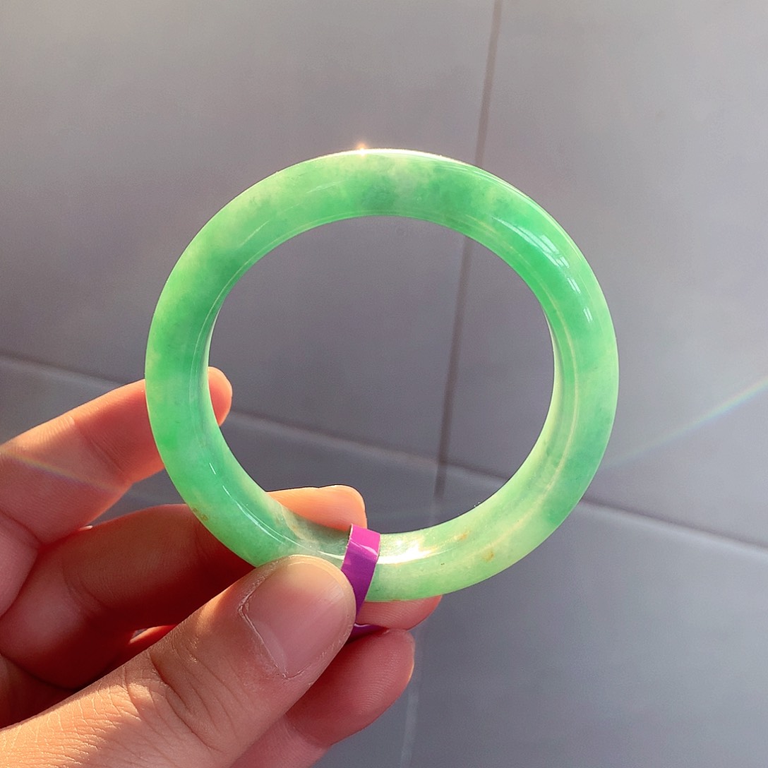 翡翠手镯未镶嵌缅甸翡翠