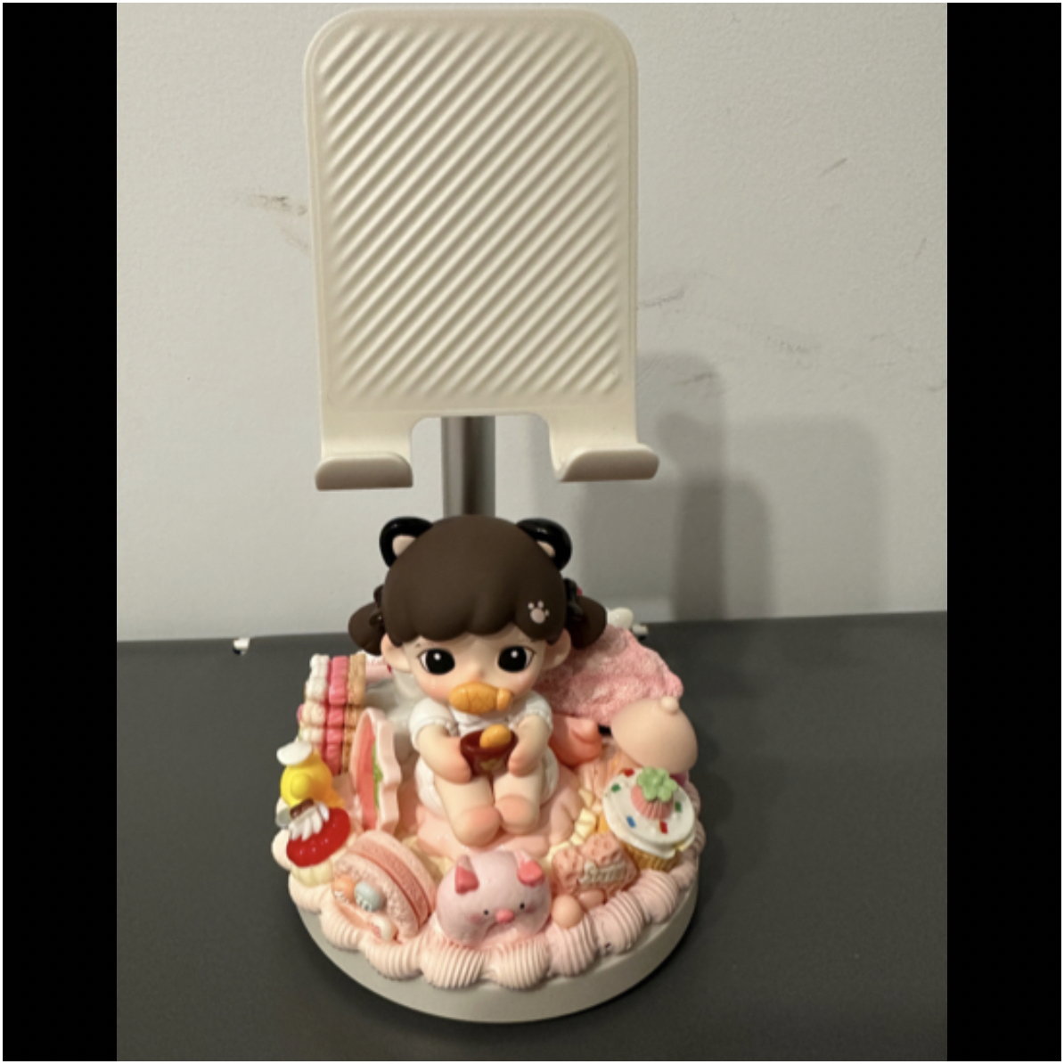 小黑妞潮玩正版妹妹手机支架，不退不换，偏远不包邮，
