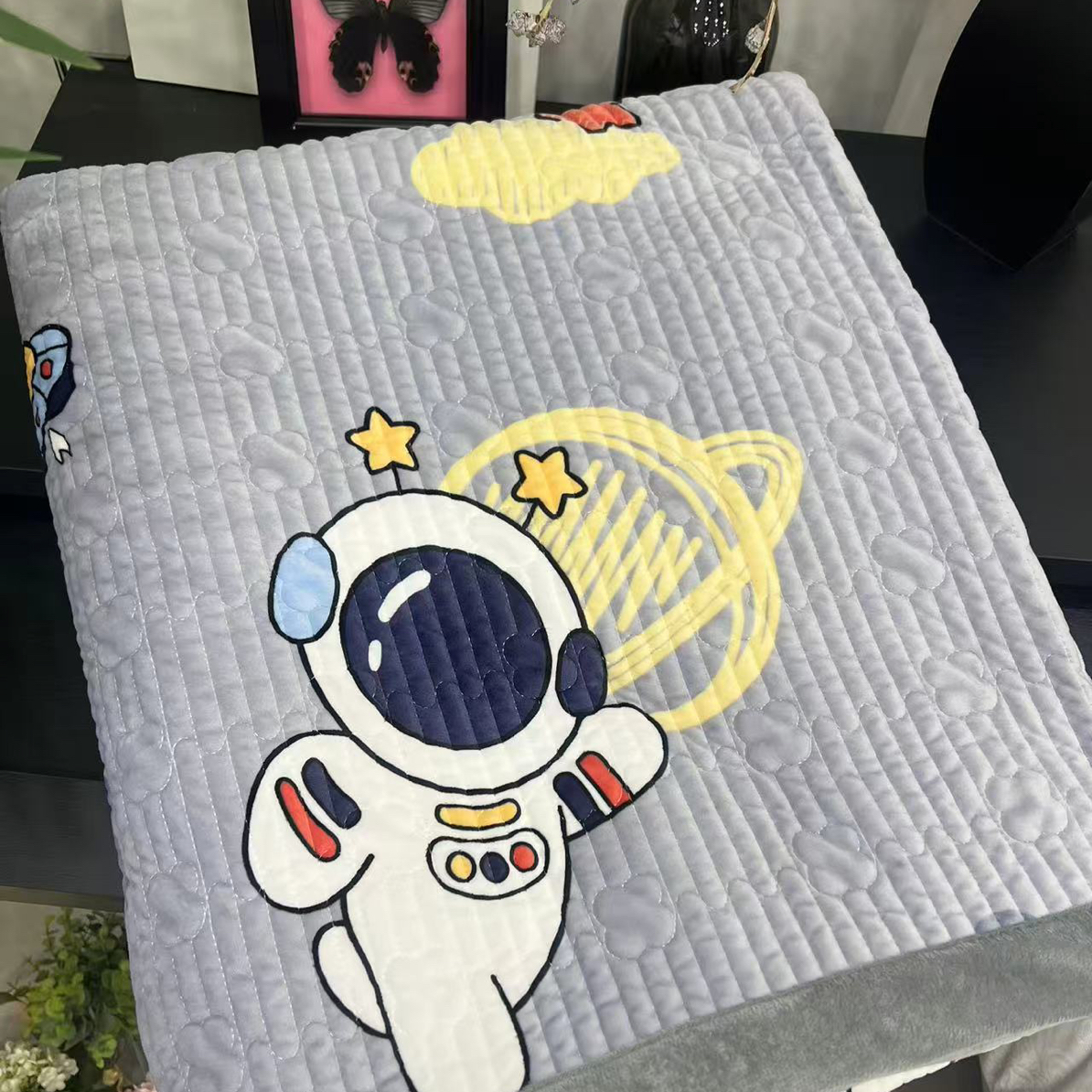 小圆点（婴芙绒）加密绗缝床盖柔软亲肤