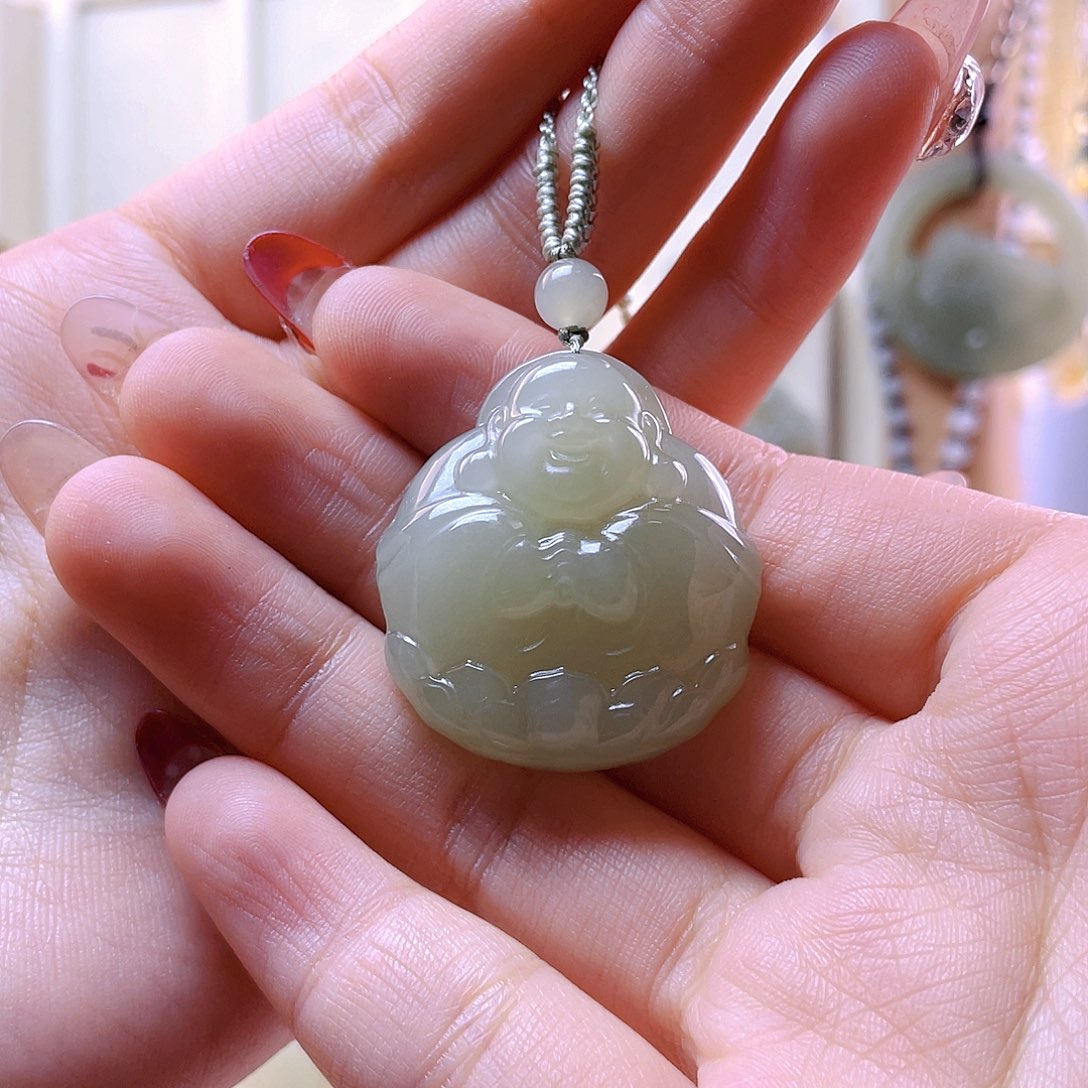 和田玉吊坠(赠链)未镶嵌蜡****?