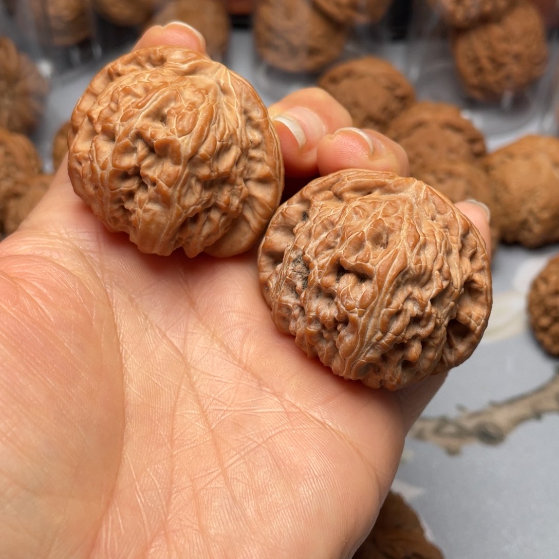 【闪购商品】文玩核桃吊坠球白………