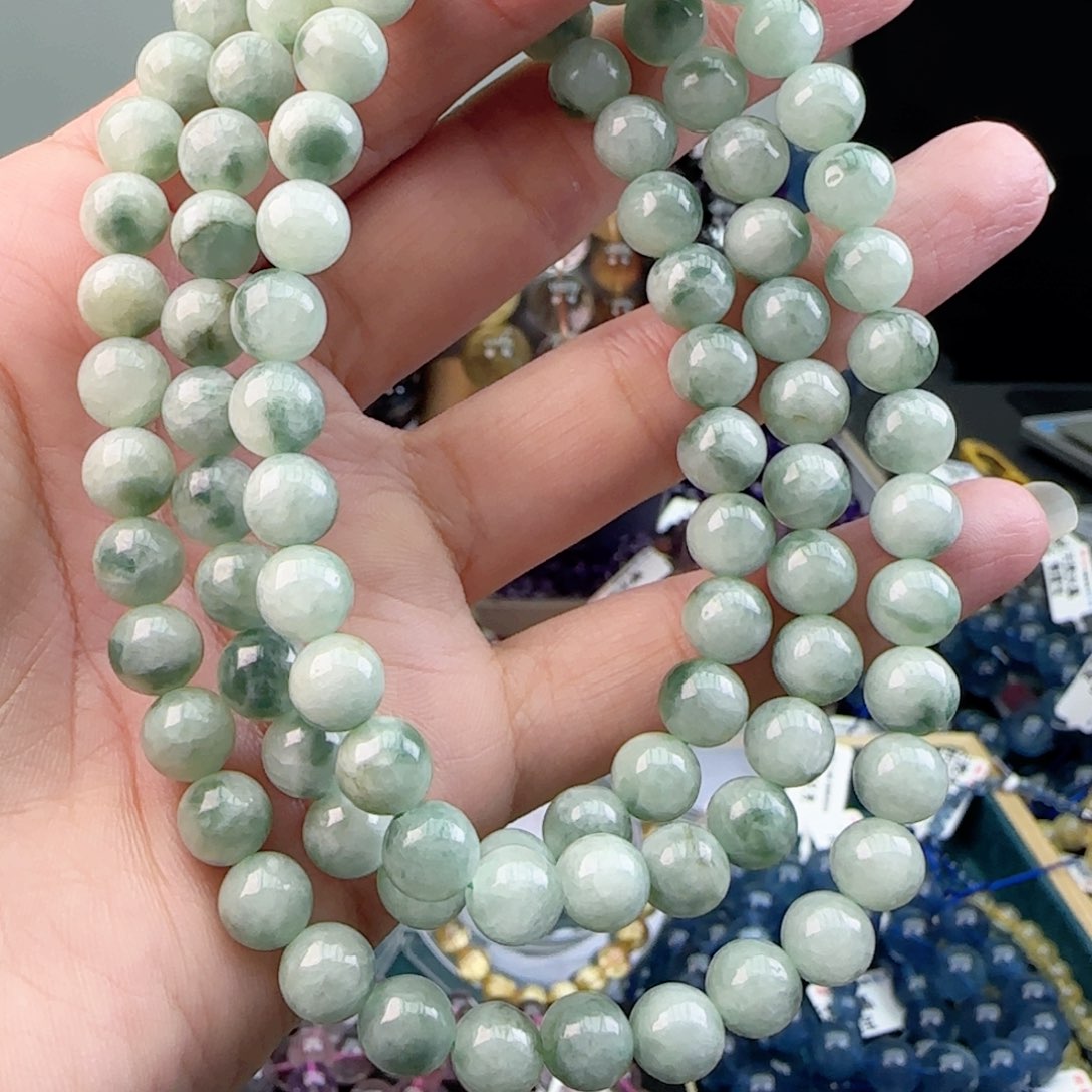 翡翠颈饰未镶嵌手串