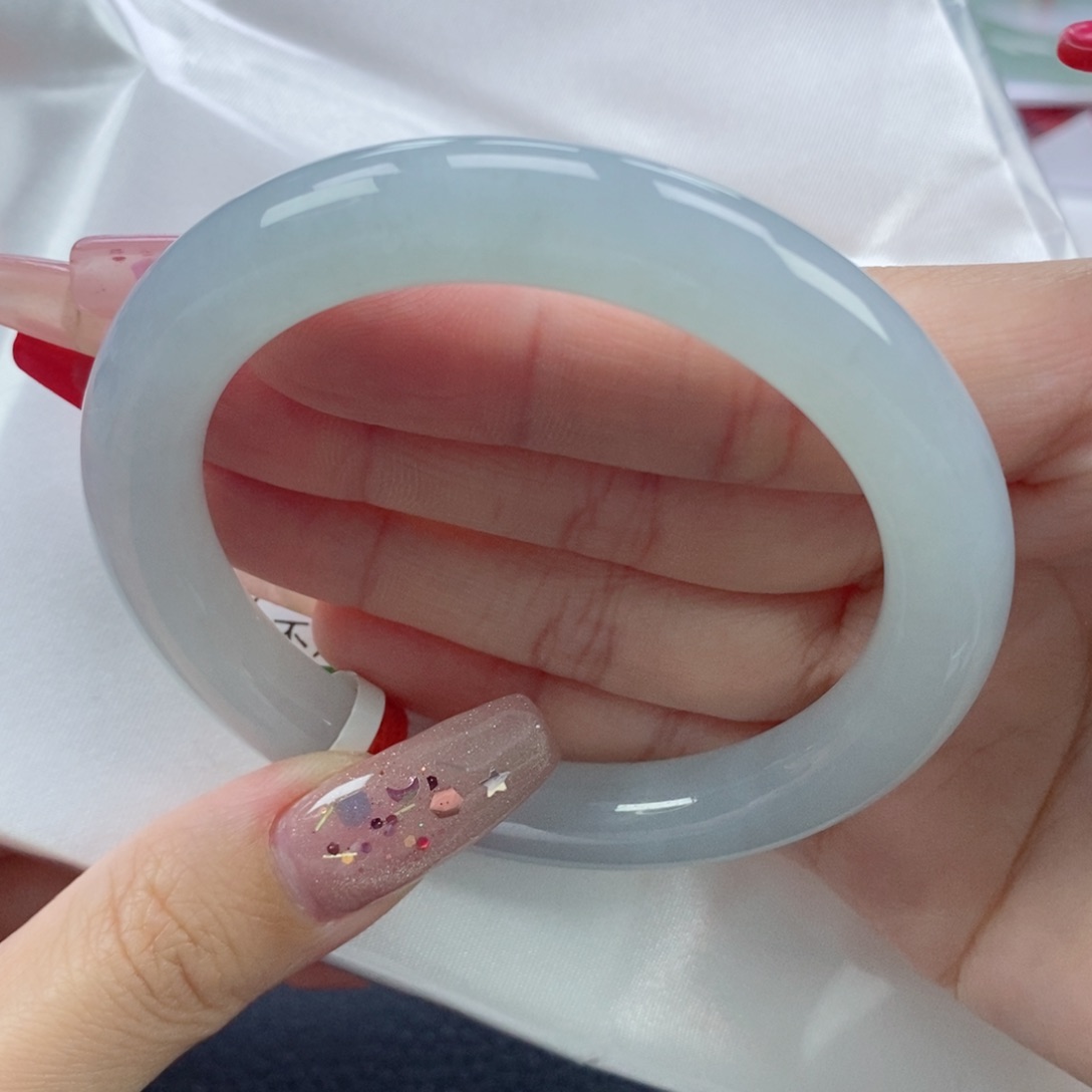 【闪购商品】翡翠手镯未镶嵌5556圆条
