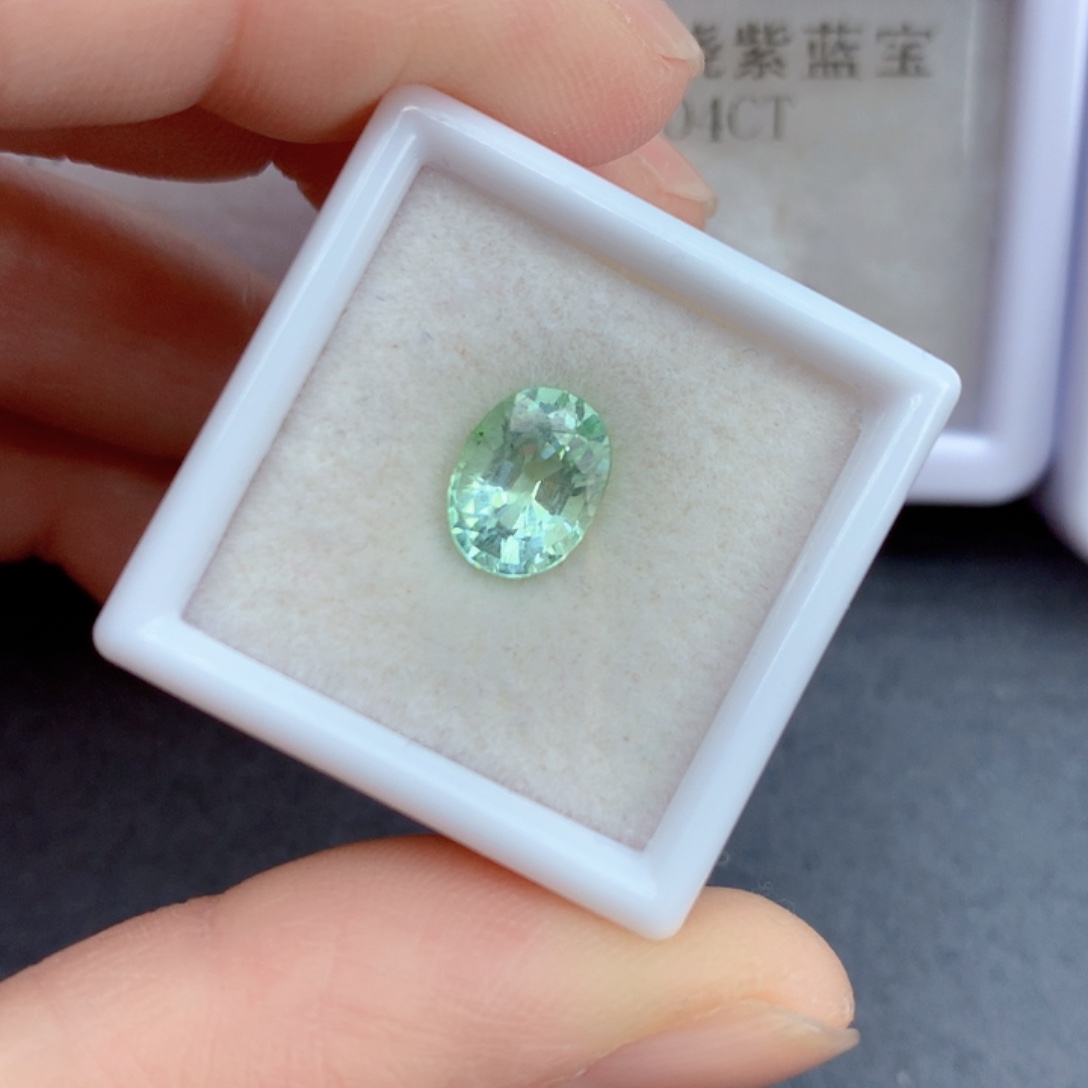 绿色碧玺2.09克拉裸石未镶嵌