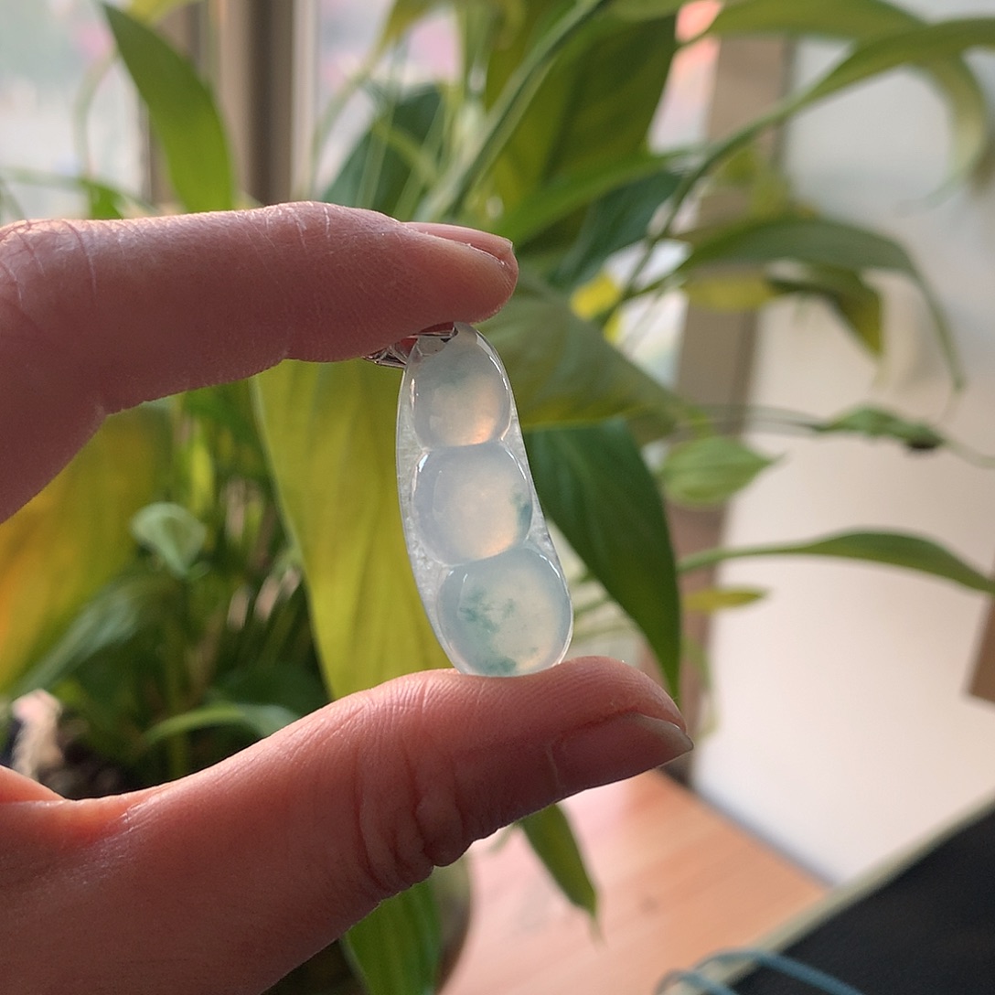 籍***姐翡翠未镶嵌颈饰天然翡翠吊坠