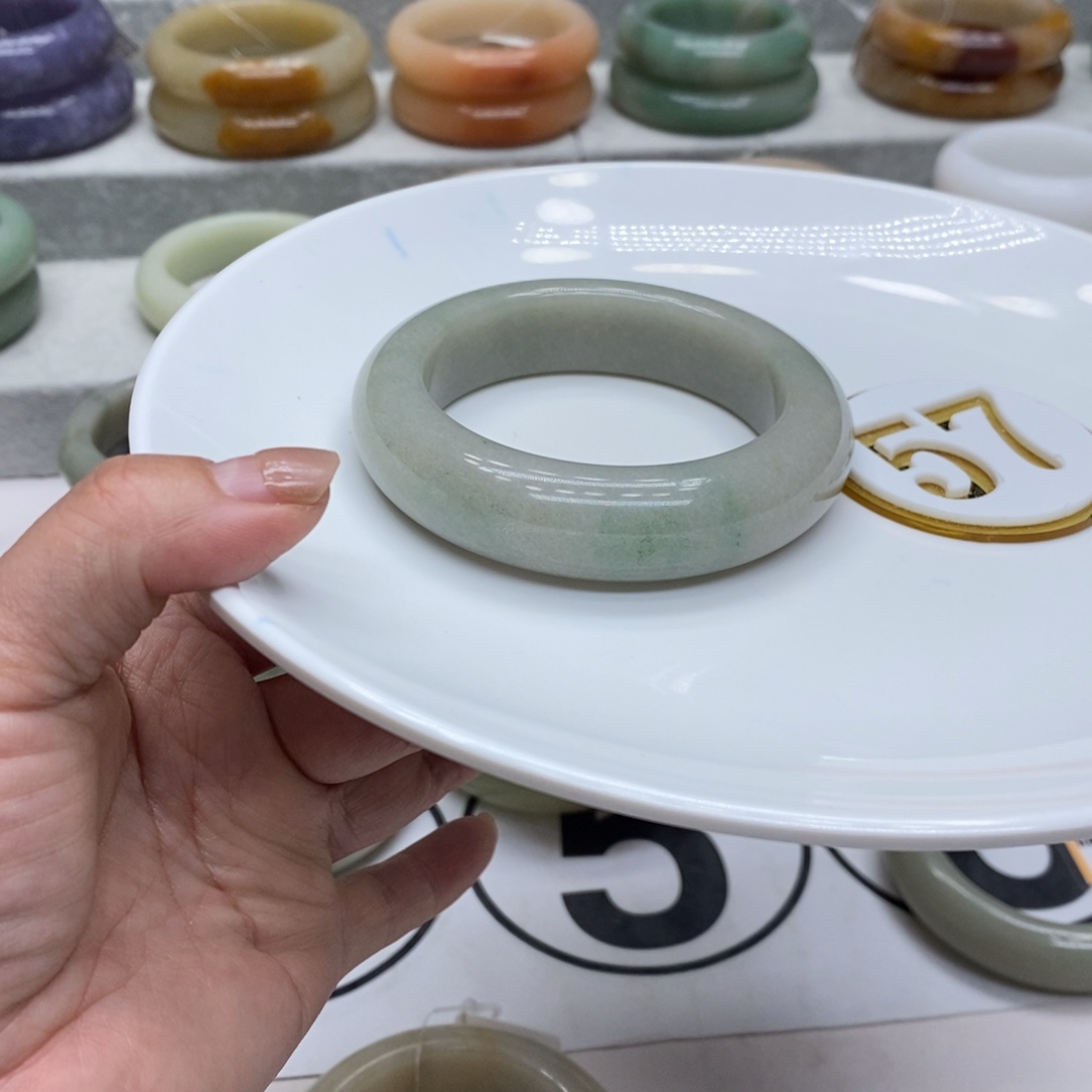 石英质玉未镶嵌手镯