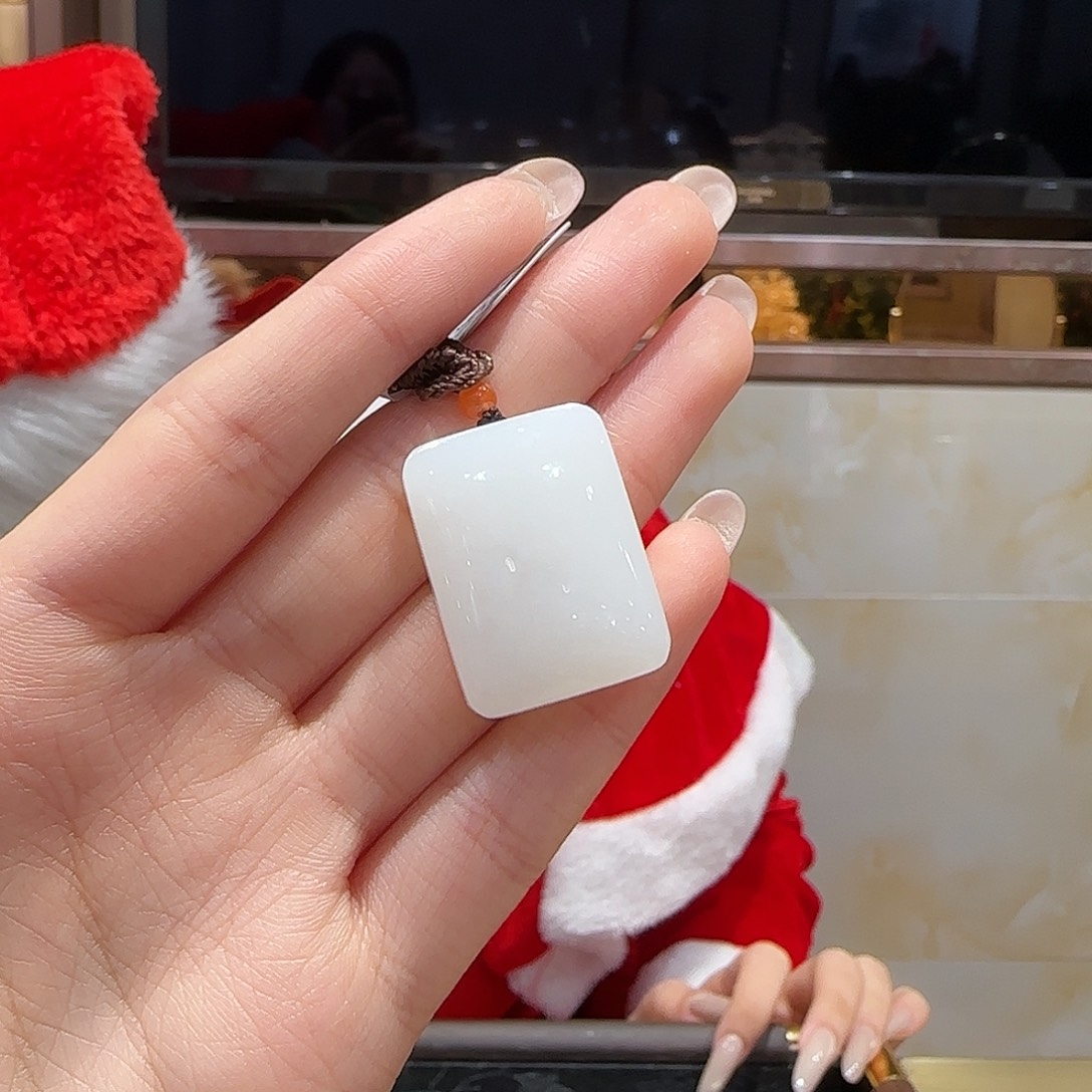 和田玉未镶嵌颈饰白玉 俄料 胖胖无事牌