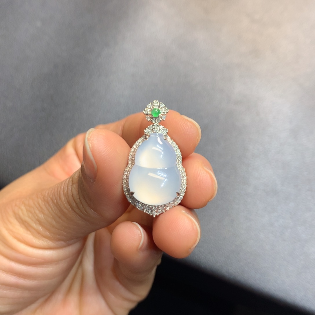 翡翠吊坠(不含链)18K金镶嵌