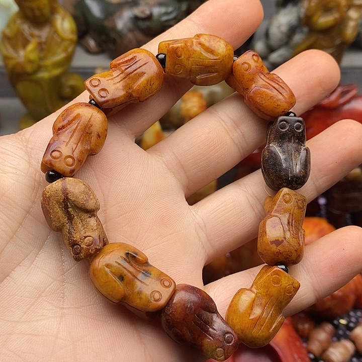 未镶嵌蛇纹石玉颈饰