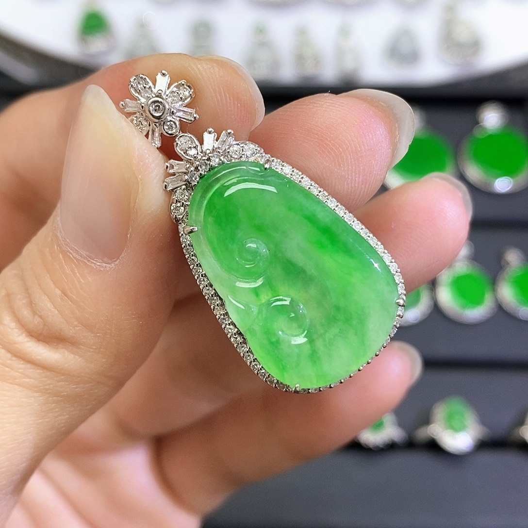 翡翠18K金镶嵌吊坠(不含链)