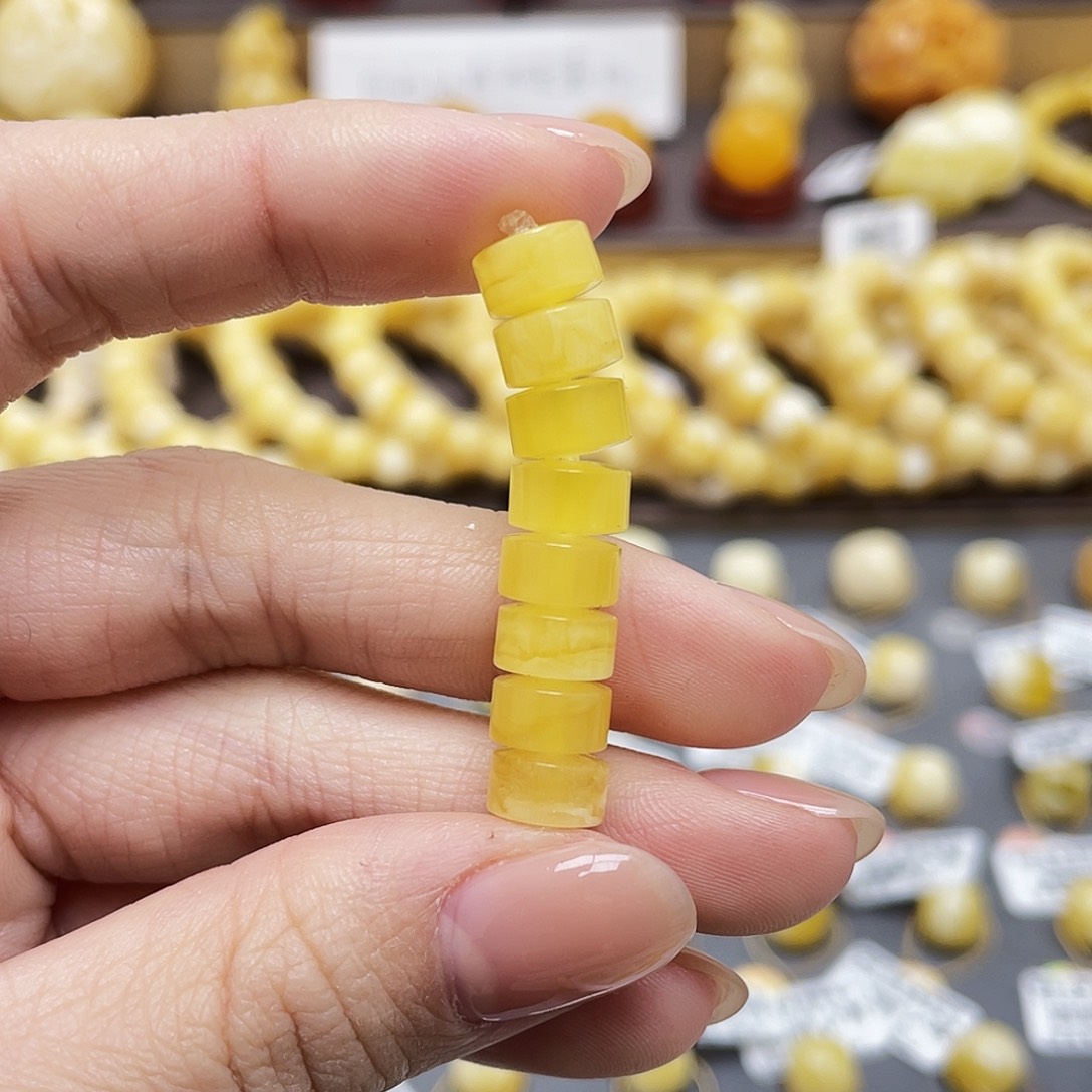 琥珀裸石未镶嵌蜜蜡药片8*4.3mm微瑕