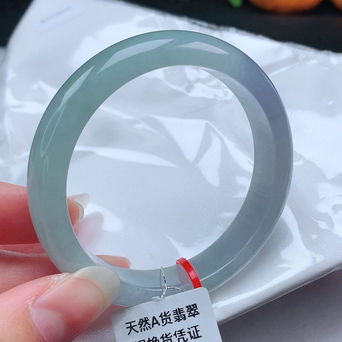 翡翠手镯未镶嵌54圈