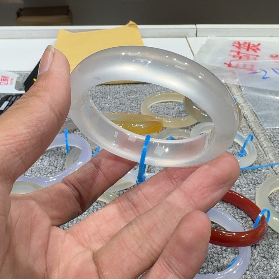 玛瑙/玉髓手镯未镶嵌小**?08