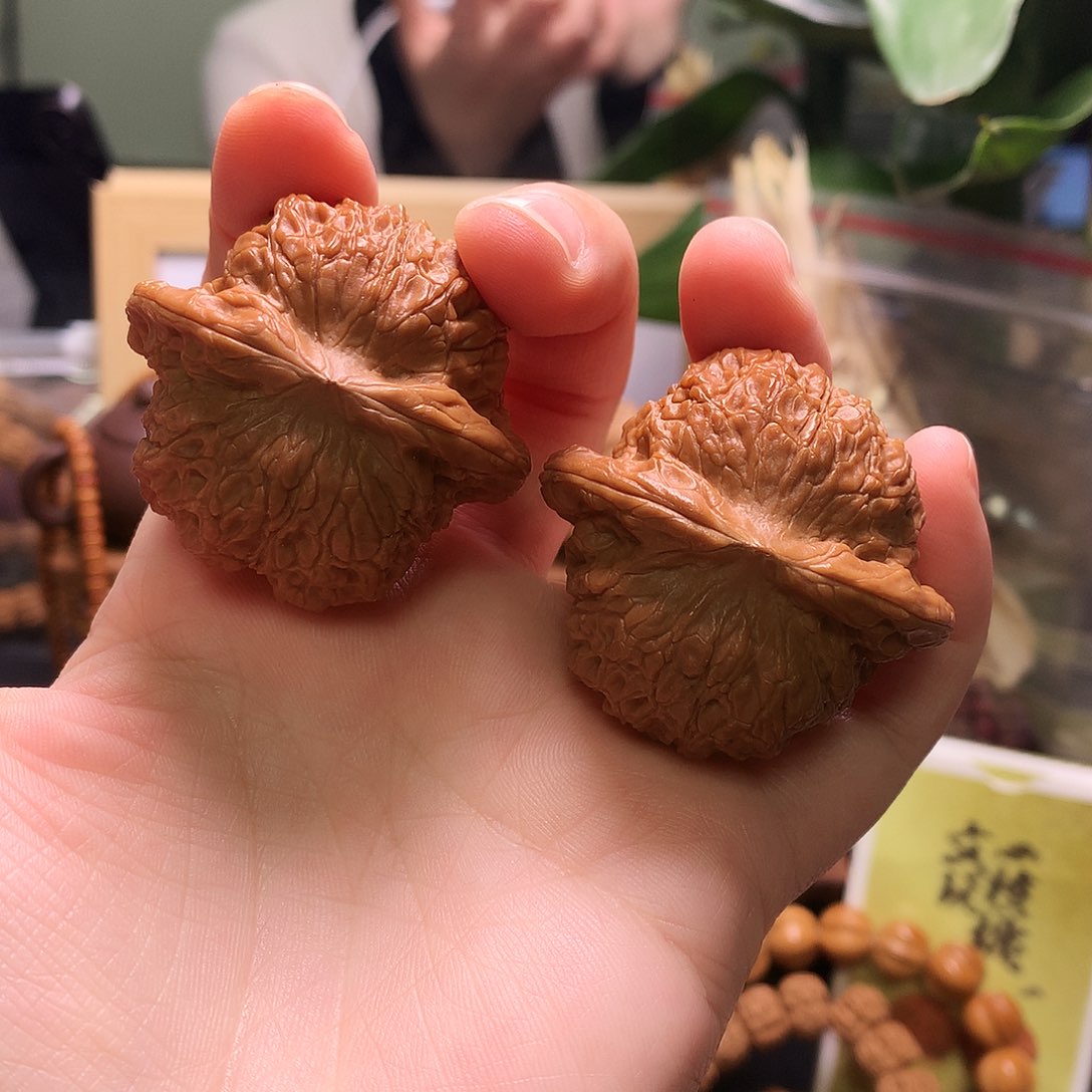 文玩核桃吊坠血麒麟43