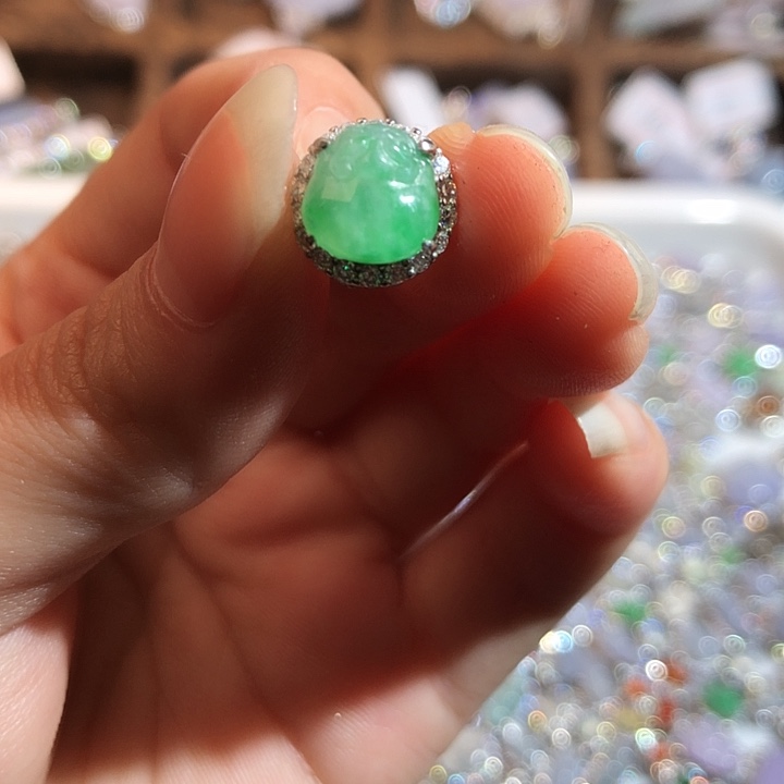 翡翠未镶嵌颈饰翡翠