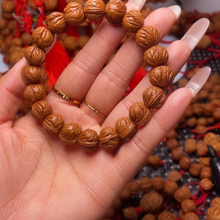 木质类龙纹桃枭挂件