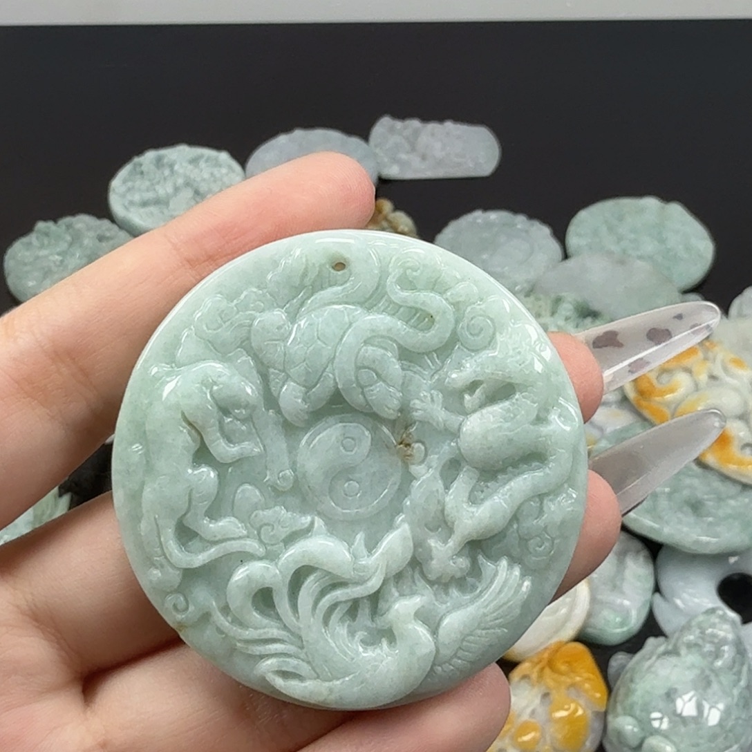 翡翠未镶嵌颈饰翡翠