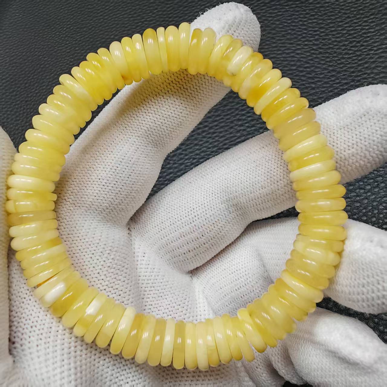  尺寸9.8mm左右蜜蜡单圈一条《小鱼文玩》1001号