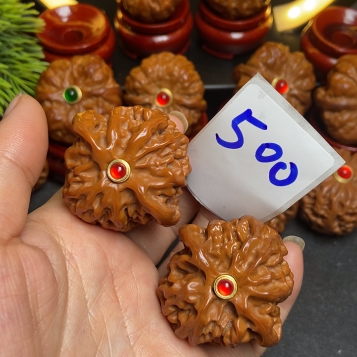 41苹果500文玩核桃狮子头