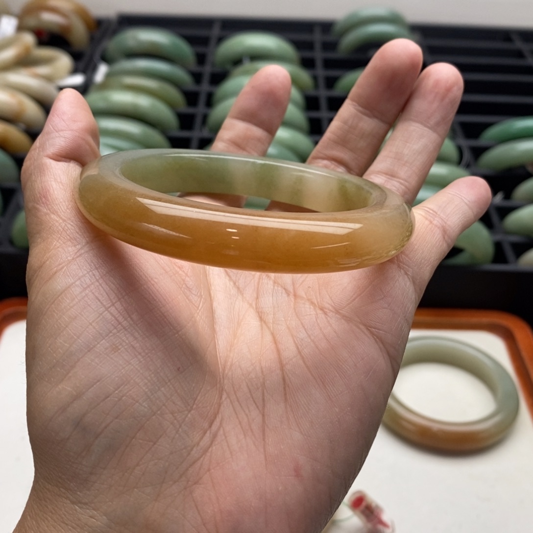 石英质玉手镯未镶嵌心**心