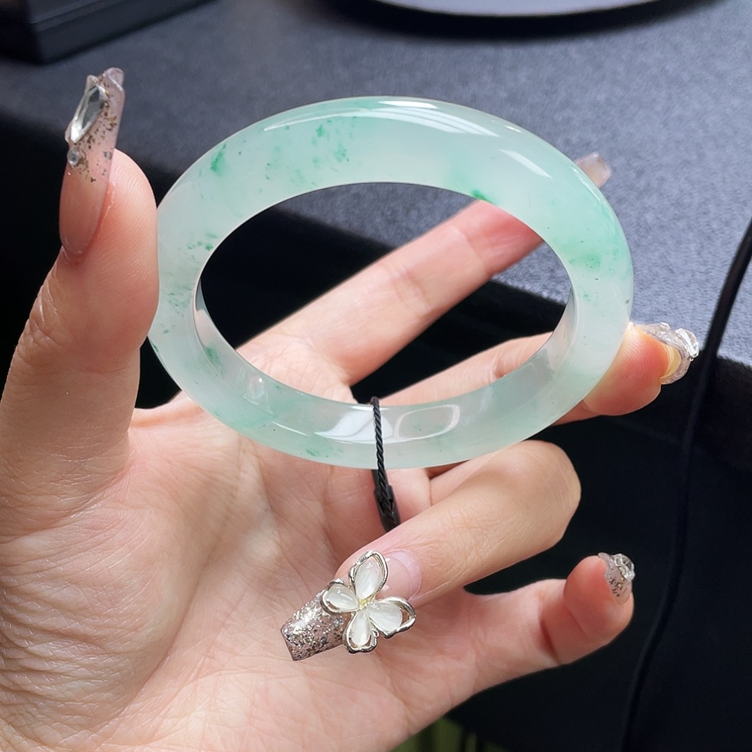 石英质玉未镶嵌手镯58