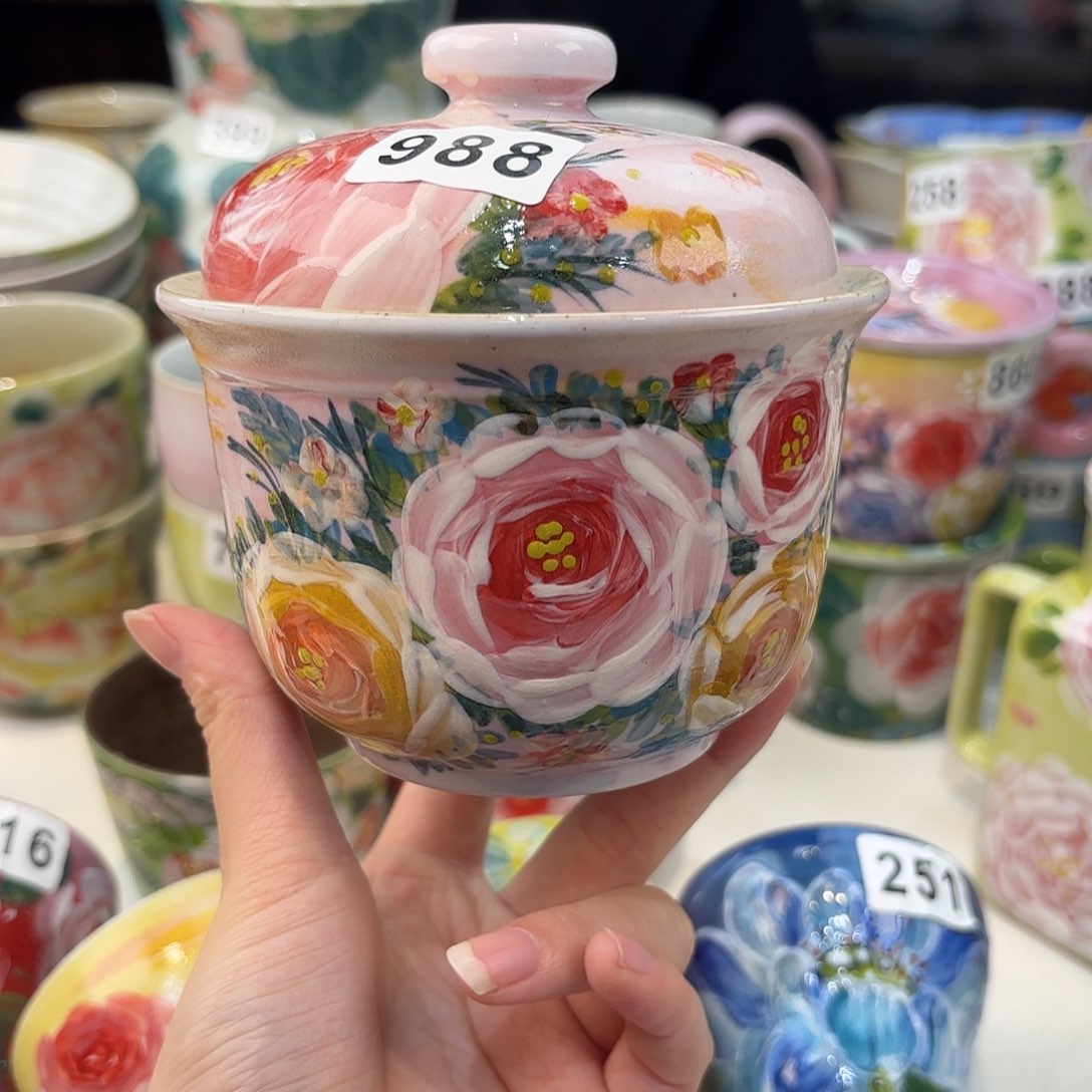 瓷片兔兔好可爱呀打个