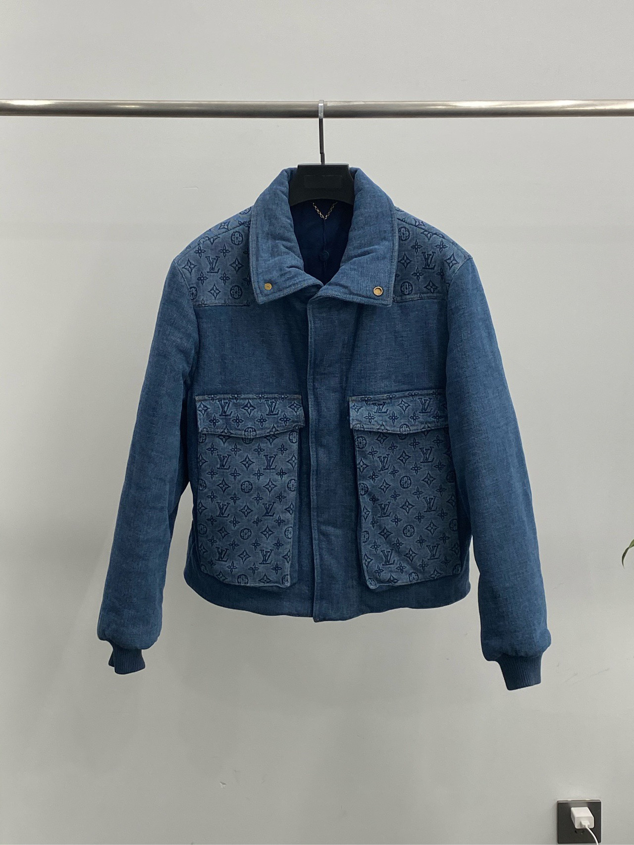 全新未使用 LouisVuitton/路易威登  蓝色牛仔棉服夹克 48码